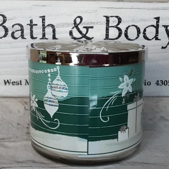 BATH & BODY WORKS HOME 'FRESH BALSAM' 3~WICK SCENTED CANDLE - Picture 2 of 7
